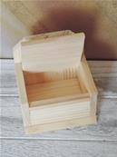 Petite boîte à sel en bois (8x10x10)