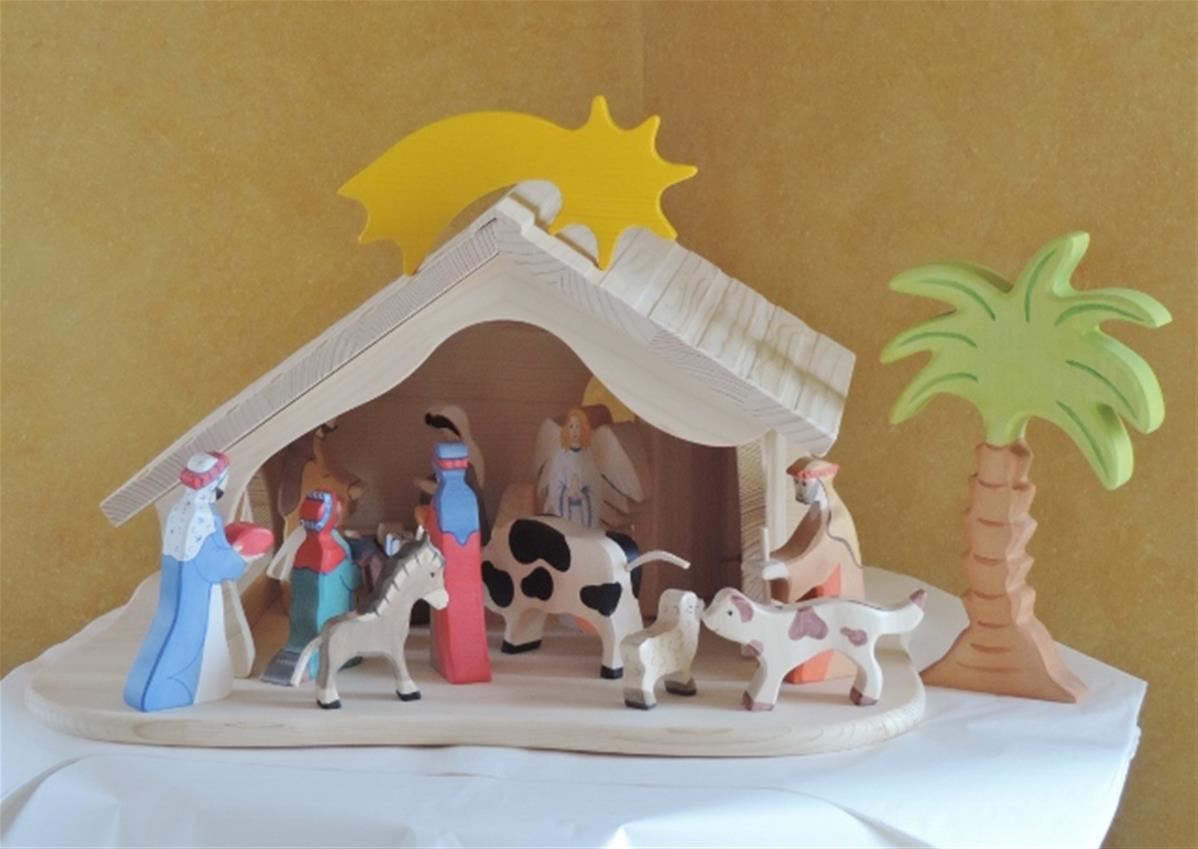 Crêche de Noël en bois clair avec 14 figurines en bois Goll&Kie