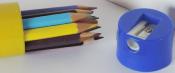 Boîte de Rangement 12 Crayons de Couleurs Assorties