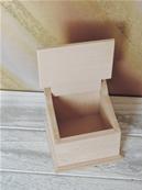 Petite boîte à sel en bois (9x9x14)