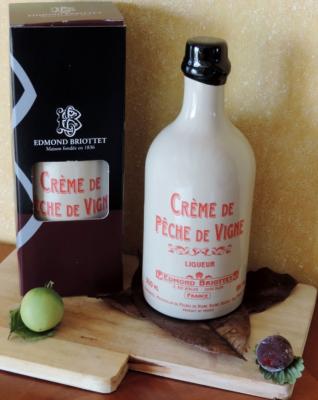 Crème de Pêche de Vigne 18° en Cruchon Grès 50 Cl