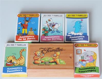 Boîte en bois avec son jeu de 7 familles Animaux familiers